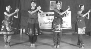 Natyachintana photo 3 dance recital by studetns of workshop1
